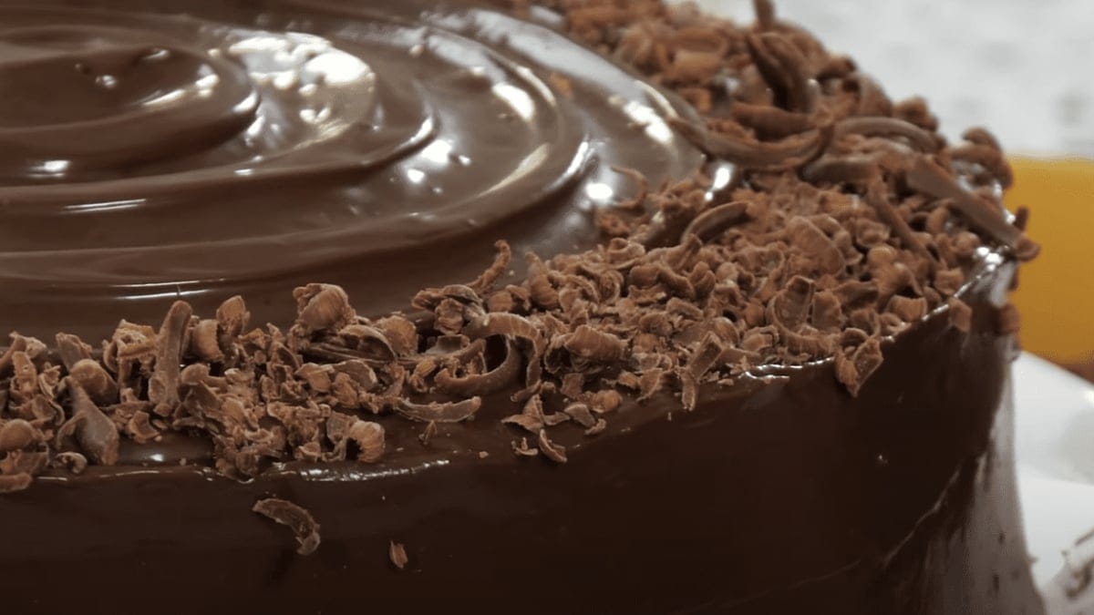 Torta de Doce de Leite, Chocolate e Licor de Cacau Uma Combinação Divina de Sabores