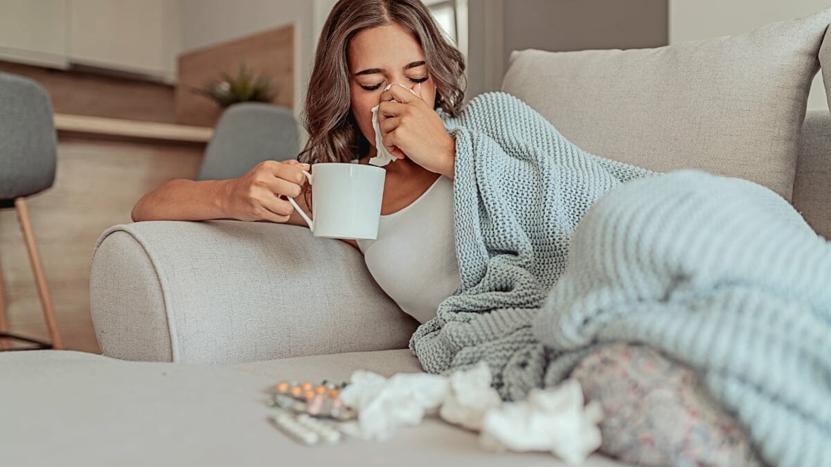 É ruim tomar café quando você está resfriado ou gripado Descubra os efeitos dessa bebida no seu organismo
