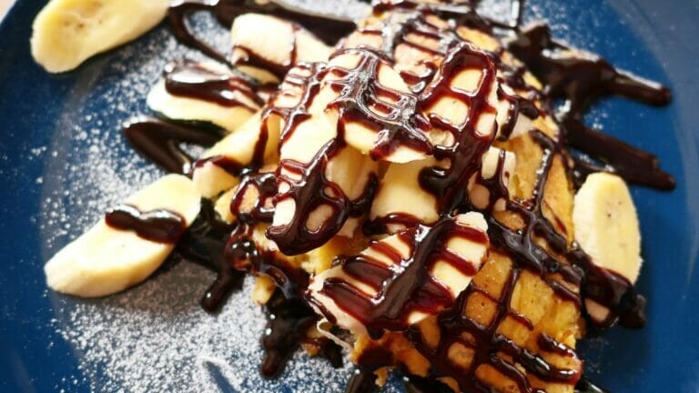Torta Cremosa de Banana com Chocolate: Perfeita para Impressionar